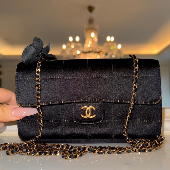 Vintage Chanel Purse - Picture 10 of 13
